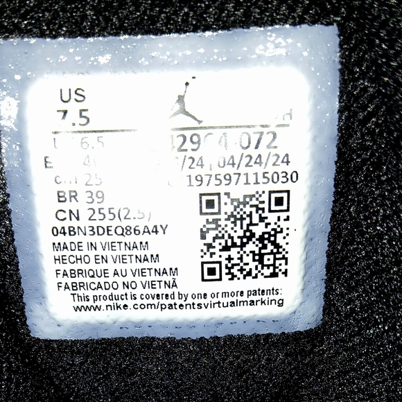 Air Jordan True Flight Black Metallic Gold Speckled Mens Size 7.5 - Picture 8 of 9